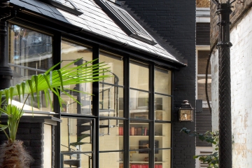 TheCourtyard-JulietMurphyPhotography-AGMAConstruction-WEB-1